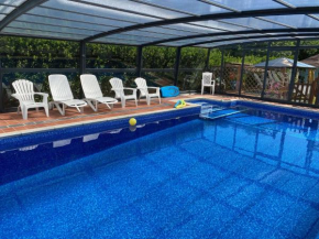 Bassets Acre,Short stroll to Portreath Beach,Pubs,Shops, FREE WIFI, Heated Pool, Hottub, BBQ, Games room, Parking,Tranquil garden, Just 6 unique historic apartments